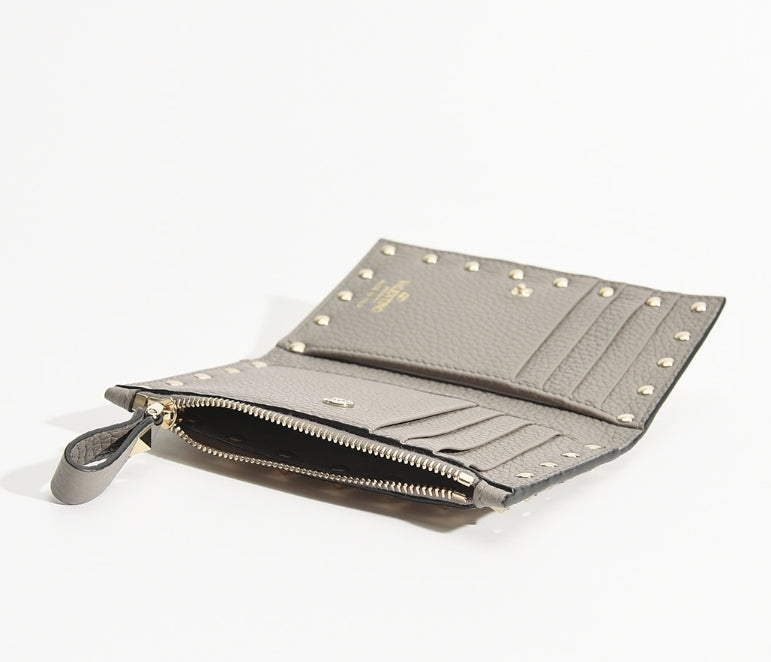 VALENTINO ROCKSTUD GRAINY CALFSKIN CARDHOLDER WITH ZIPPER