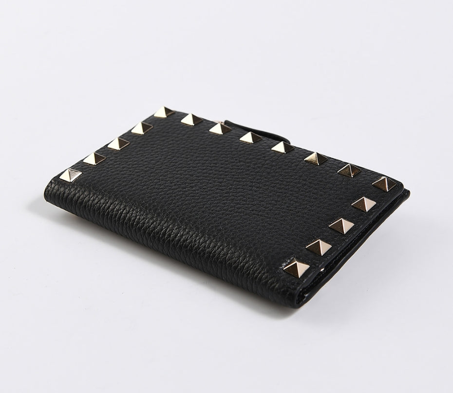 VALENTINO ROCKSTUD GRAINY CALFSKIN CARDHOLDER WITH ZIPPER BLACK