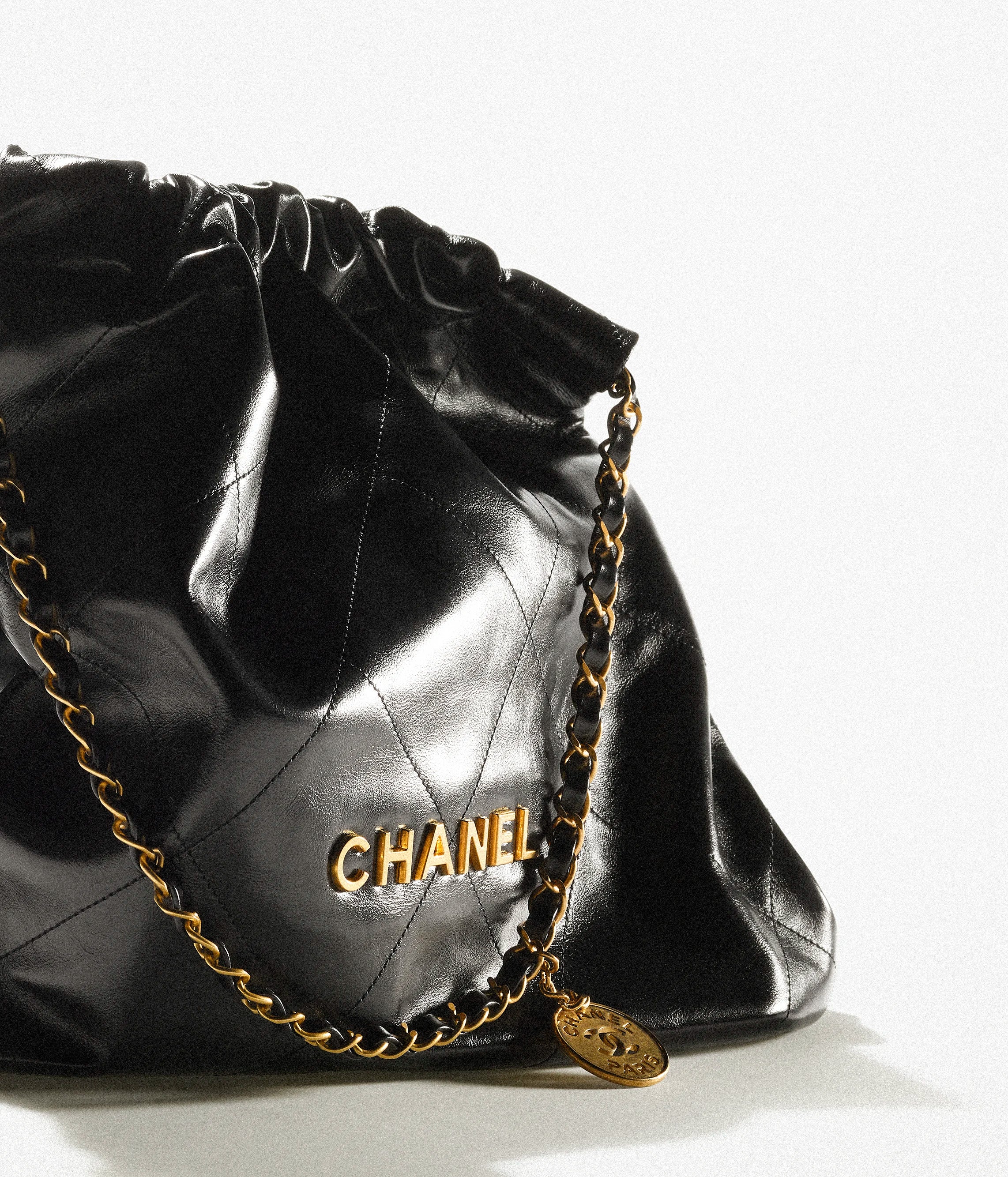 Chanel 22 HANDBAG Black